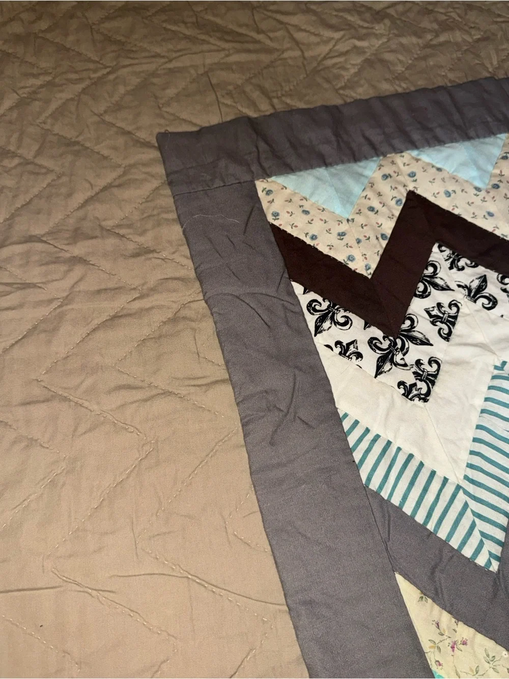 Chevron Stripe Patchwork Quilt in Multi Colors - Cozy Bed Quilt